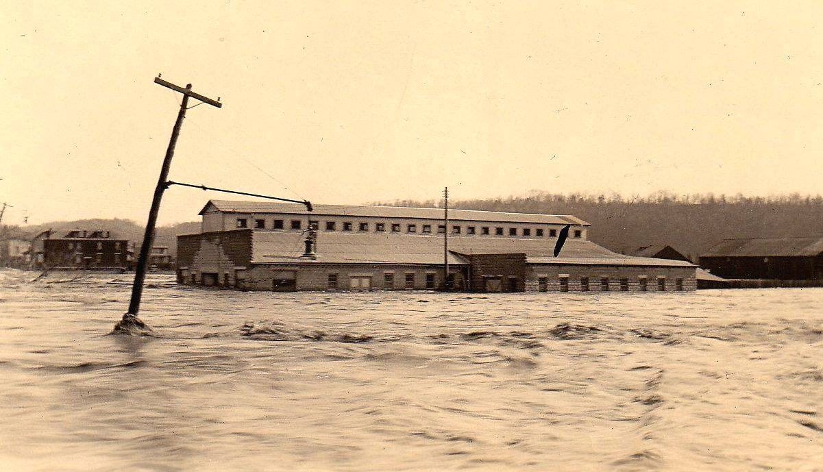 Mount Union planing mill surrounded by floodwater in 1936